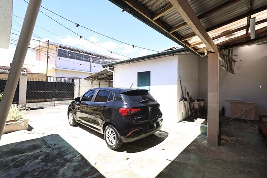 Garagem de casa à venda com 2 quartos, 104m² em Vila Homero Thon, Santo André