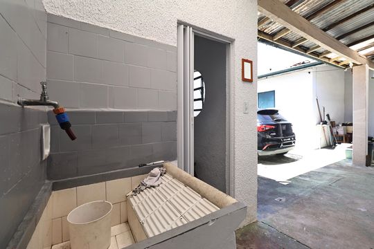 Lavanderia de casa à venda com 2 quartos, 104m² em Vila Homero Thon, Santo André
