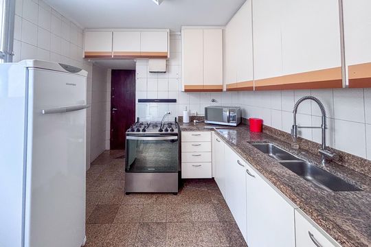 Cozinha de apartamento para alugar com 4 quartos, 165m² em Pinheiros, São Paulo