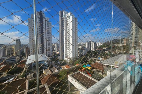 Vista de apartamento à venda com 3 quartos, 200m² em Santa Teresinha, São Paulo