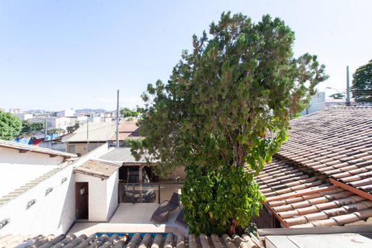 Vista da Suíte 2 de casa à venda com 5 quartos, 440m² em Santa Amelia, Belo Horizonte