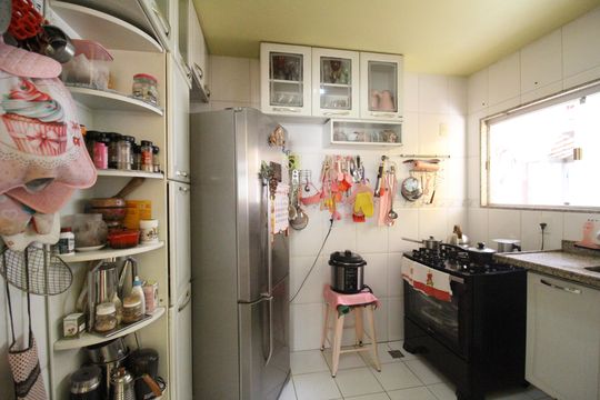 Cozinha de casa de condomínio à venda com 4 quartos, 242m² em Freguesia (jacarepaguá), Rio de Janeiro