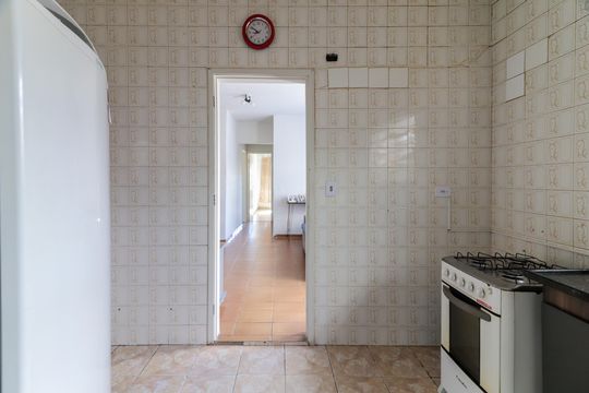 Cozinha de casa para alugar com 2 quartos, 75m² em Vila Tiradentes, São Paulo