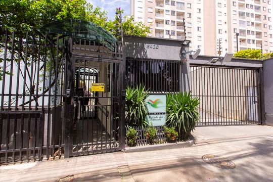 Fachada do Condomínio de apartamento para alugar com 2 quartos, 45m² em Vila Cosmopolita, São Paulo