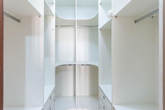 Closet da Suíte 1 de casa para alugar com 2 quartos, 120m² em Tijuca, Rio de Janeiro