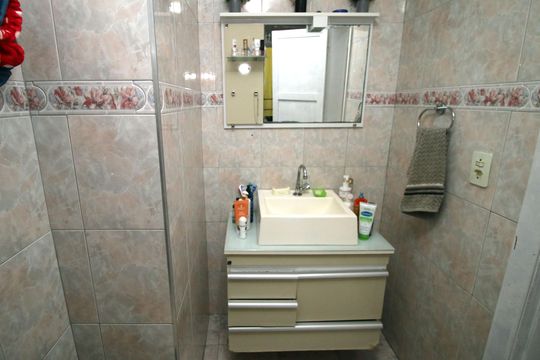 Banheiro Social de apartamento à venda com 3 quartos, 84m² em Olaria, Rio de Janeiro
