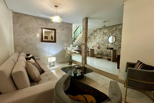 Sala  de casa à venda com 4 quartos, 446m² em Carlos Prates, Belo Horizonte