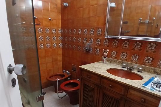 Banheiro 2 de apartamento para alugar com 4 quartos, 140m² em Icaraí, Niterói