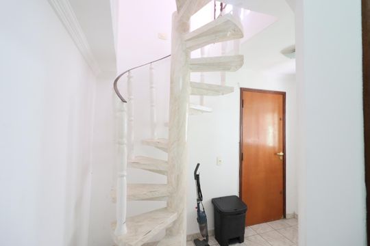 Hall de entrada de casa à venda com 3 quartos, 100m² em Jardim das Flores, Osasco