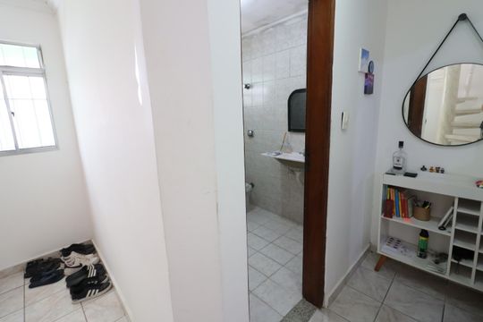Hall de entrada de casa à venda com 3 quartos, 100m² em Jardim das Flores, Osasco