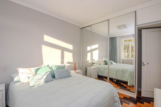 Suíte de apartamento à venda com 2 quartos, 83m² em Rio Branco, Porto Alegre