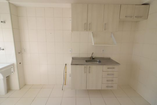 Cozinha de apartamento à venda com 3 quartos, 72m² em Conceicao, Osasco