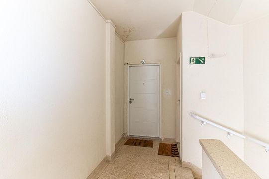 Hall de Entrada de apartamento à venda com 3 quartos, 95m² em Vila Buarque, São Paulo