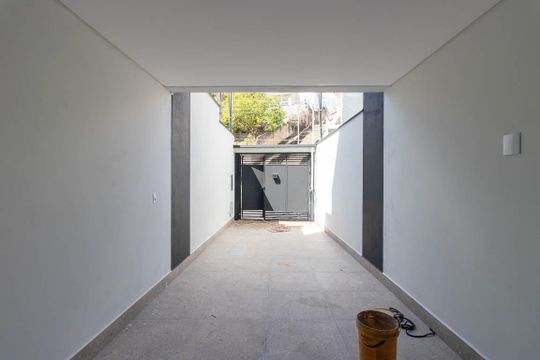 Garagem de casa à venda com 3 quartos, 183m² em Vila Isolina Mazzei, São Paulo