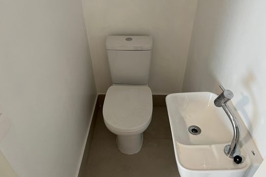 Lavabo de apartamento para alugar com 2 quartos, 270m² em Perdizes, São Paulo