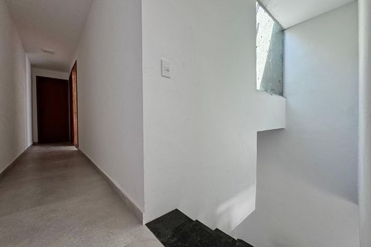 Corredor de casa de condomínio à venda com 3 quartos, 88m² em Vargem Pequena, Rio de Janeiro