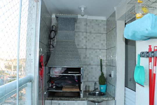 Sacada de apartamento para alugar com 3 quartos, 61m² em Jardim Marilu, Carapicuíba