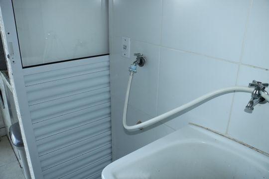 Área de Serviço de apartamento para alugar com 3 quartos, 61m² em Jardim Marilu, Carapicuíba
