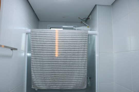 Banheiro da Suíte de apartamento para alugar com 3 quartos, 61m² em Jardim Marilu, Carapicuíba