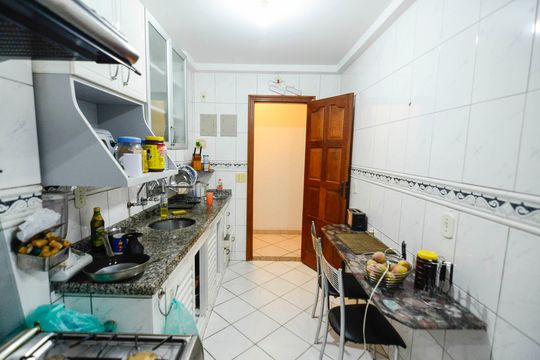 Cozinha de apartamento para alugar com 2 quartos, 90m² em Praça da Bandeira, Rio de Janeiro