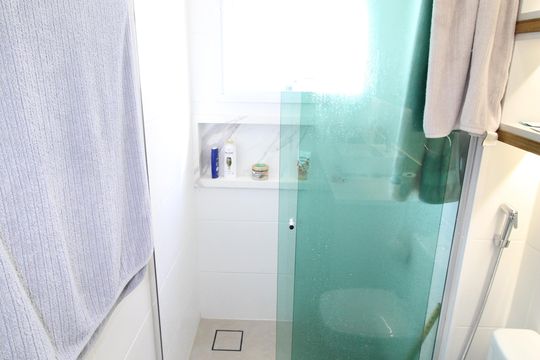 Banheiro da Suíte de apartamento para alugar com 1 quarto, 52m² em Parque Residencial Aquarius, São José dos Campos