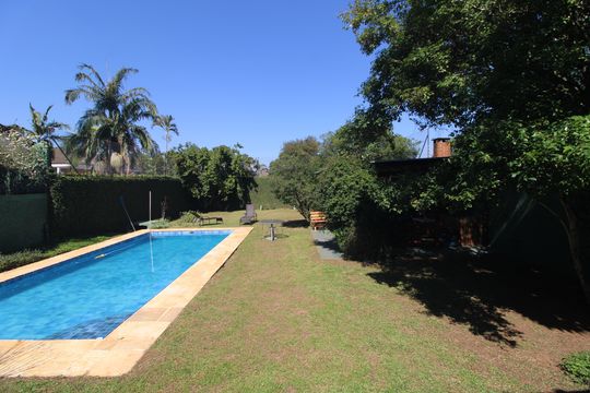 Casa para alugar com 1 quarto, 180m² em Interlagos, São Paulo