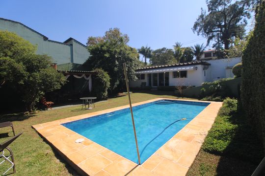 Casa para alugar com 1 quarto, 180m² em Interlagos, São Paulo