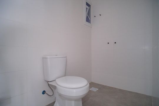 Banheiro de apartamento à venda com 2 quartos, 100m² em Vila Nova, Novo Hamburgo