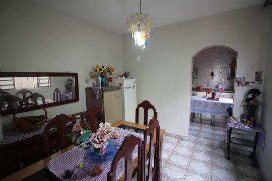 Casa para alugar com 3 quartos, 377m² em Eldorado, Contagem