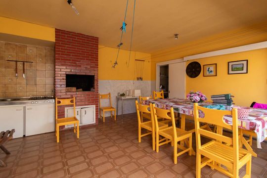 Quintal de casa à venda com 3 quartos, 300m² em Santa Tereza, Porto Alegre
