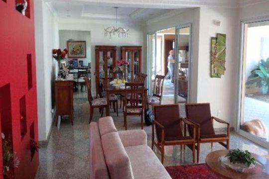 Casa à venda com 4 quartos, 660m² em Jardim Novo Mundo, Jundiaí