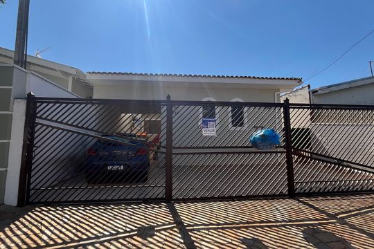 Fachada de casa à venda com 3 quartos, 225m² em Parque Taquaral, Campinas