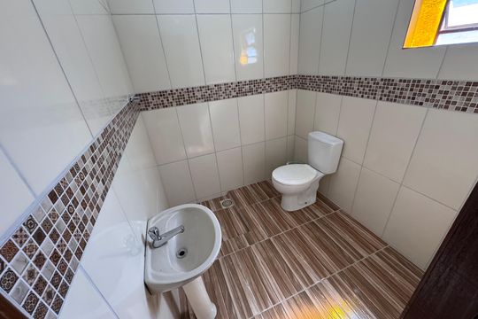 Banheiro de casa à venda com 2 quartos, 90m² em Santa Teresa, São Leopoldo