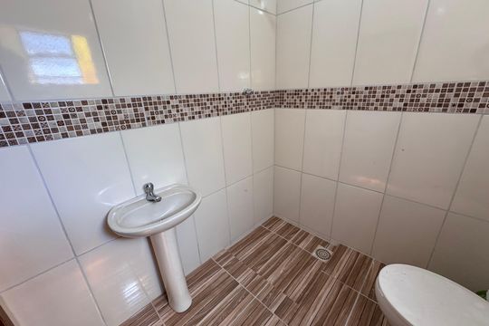 Banheiro de casa à venda com 2 quartos, 90m² em Santa Teresa, São Leopoldo