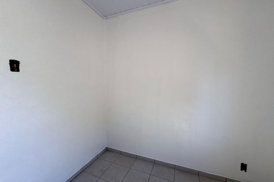 quarto 2 de casa à venda com 2 quartos, 90m² em Santa Teresa, São Leopoldo
