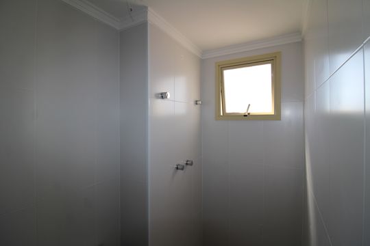Quarto 1 - Banheiro de apartamento à venda com 3 quartos, 133m² em Jardim São Paulo, São Paulo