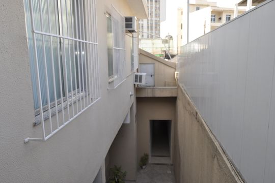Escada de apartamento para alugar com 1 quarto, 35m² em Lins de Vasconcelos, Rio de Janeiro