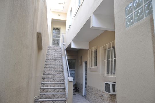 Escada de apartamento para alugar com 1 quarto, 35m² em Lins de Vasconcelos, Rio de Janeiro