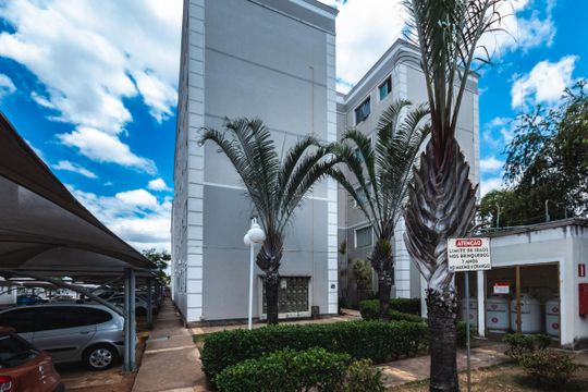 Fachada do bloco de apartamento para alugar com 2 quartos, 44m² em Itatiaia, Belo Horizonte