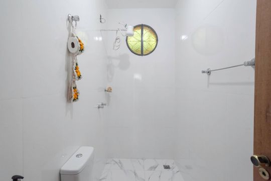 Banheiro social  de casa à venda com 5 quartos, 360m² em Lindeia (barreiro, Contagem