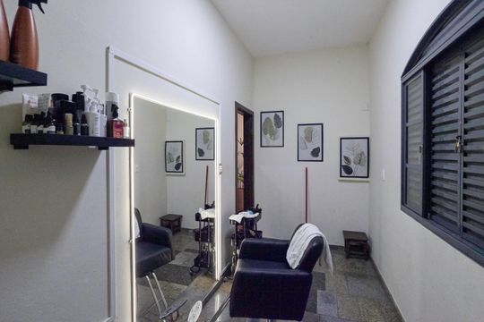 Quarto 3 de casa à venda com 5 quartos, 360m² em Lindeia (barreiro, Contagem