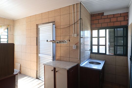Cozinha 1 de casa à venda com 3 quartos, 300m² em Estância Velha, Canoas
