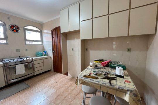 Cozinha de casa à venda com 4 quartos, 350m² em Jardim das Vertentes, São Paulo