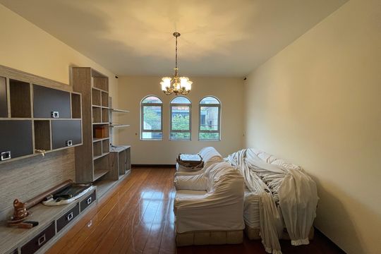 Casa à venda com 4 quartos, 350m² em Jardim das Vertentes, São Paulo