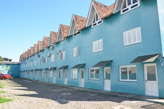 Fachada  de casa de condomínio para alugar com 2 quartos, 99m² em Tristeza, Porto Alegre