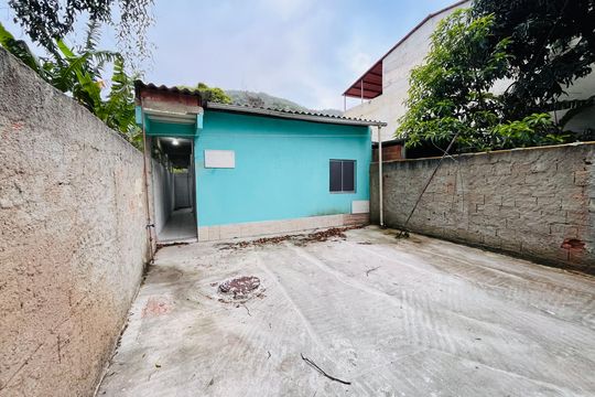 Quintal de casa para alugar com 2 quartos, 63m² em Recreio dos Bandeirantes, Rio de Janeiro