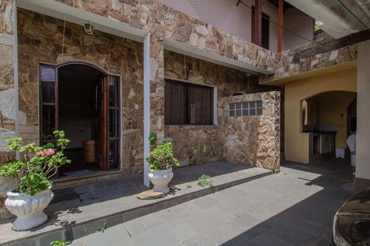 Garagem de casa para alugar com 3 quartos, 500m² em Vila Nossa Senhora das Vitorias, Mauá