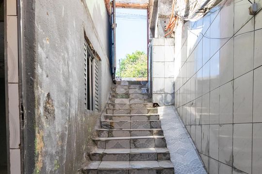 Escada de casa para alugar com 1 quarto, 30m² em Jabaquara, São Paulo