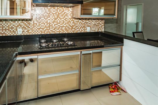Casa à venda com 8 quartos, 420m² em Santa Mônica, Belo Horizonte