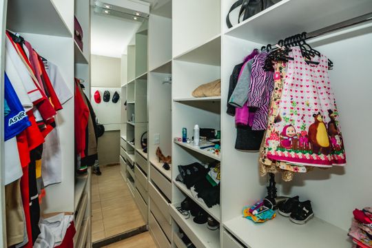 Casa à venda com 8 quartos, 420m² em Santa Mônica, Belo Horizonte